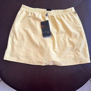 Nike Women's Skirt in Light Yellow
